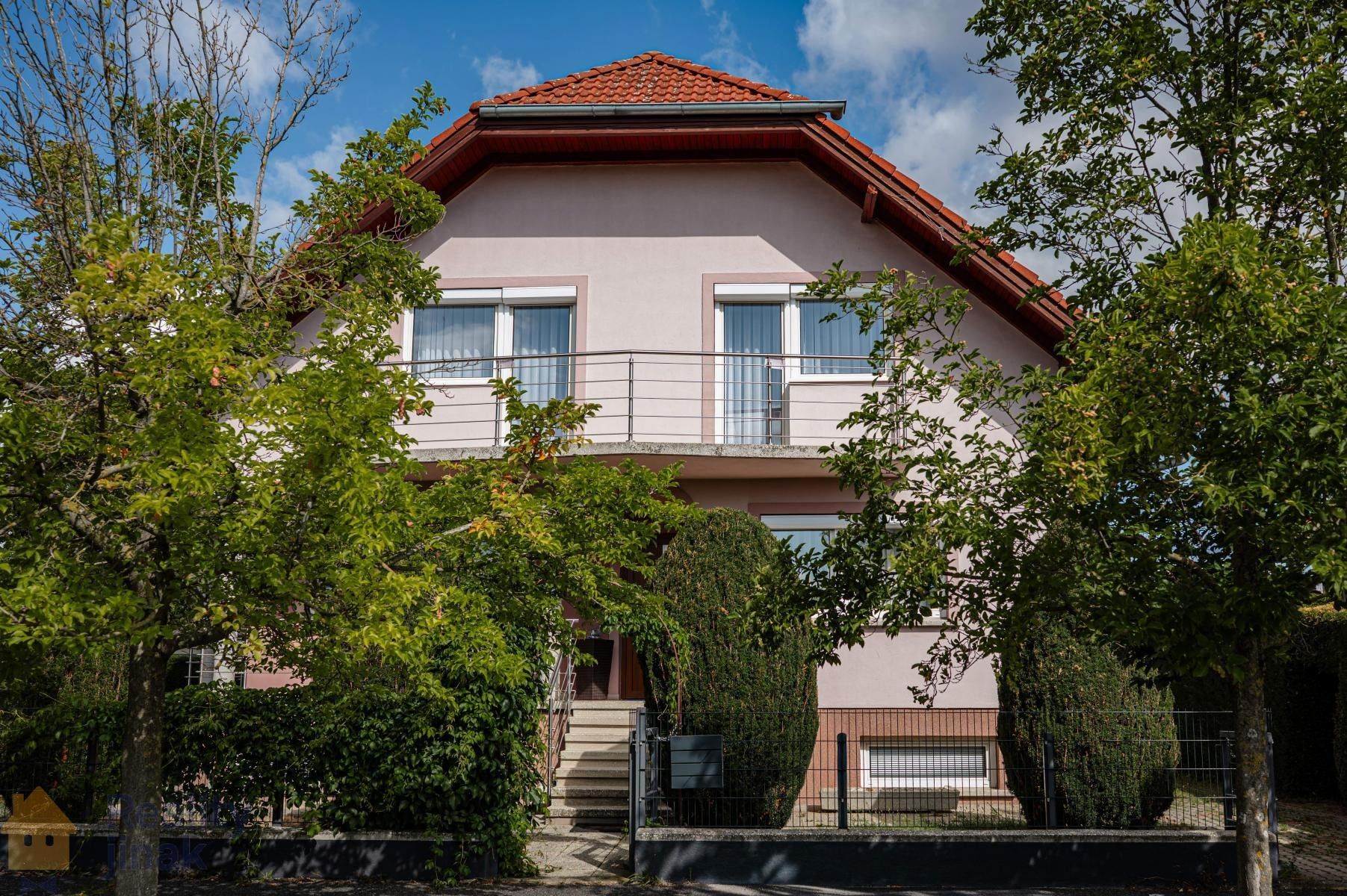 Prodej komerčního prostoru 429 m² - foto 2