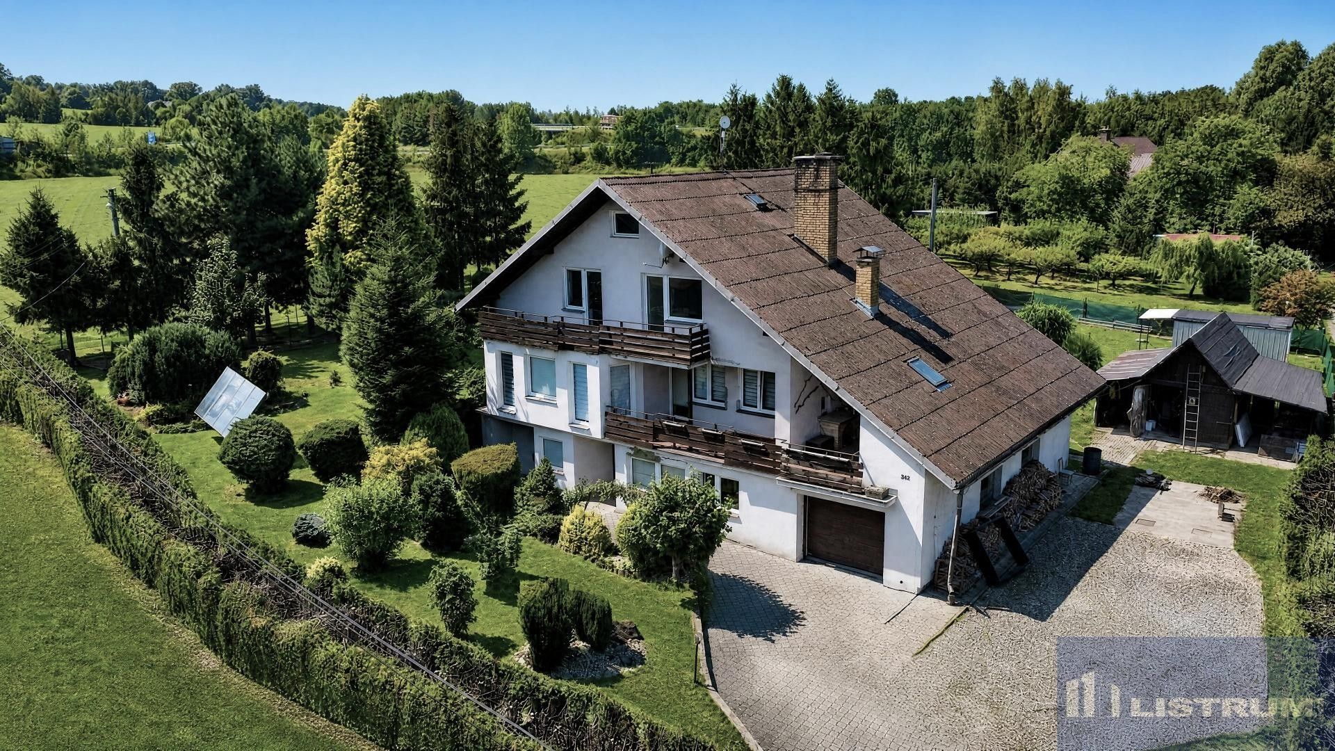 Pronájem bytu 4+1 147 m² - foto 1