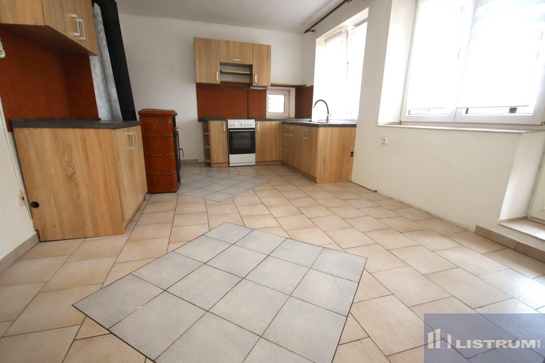 Pronájem bytu 4+1 147 m² - foto 9
