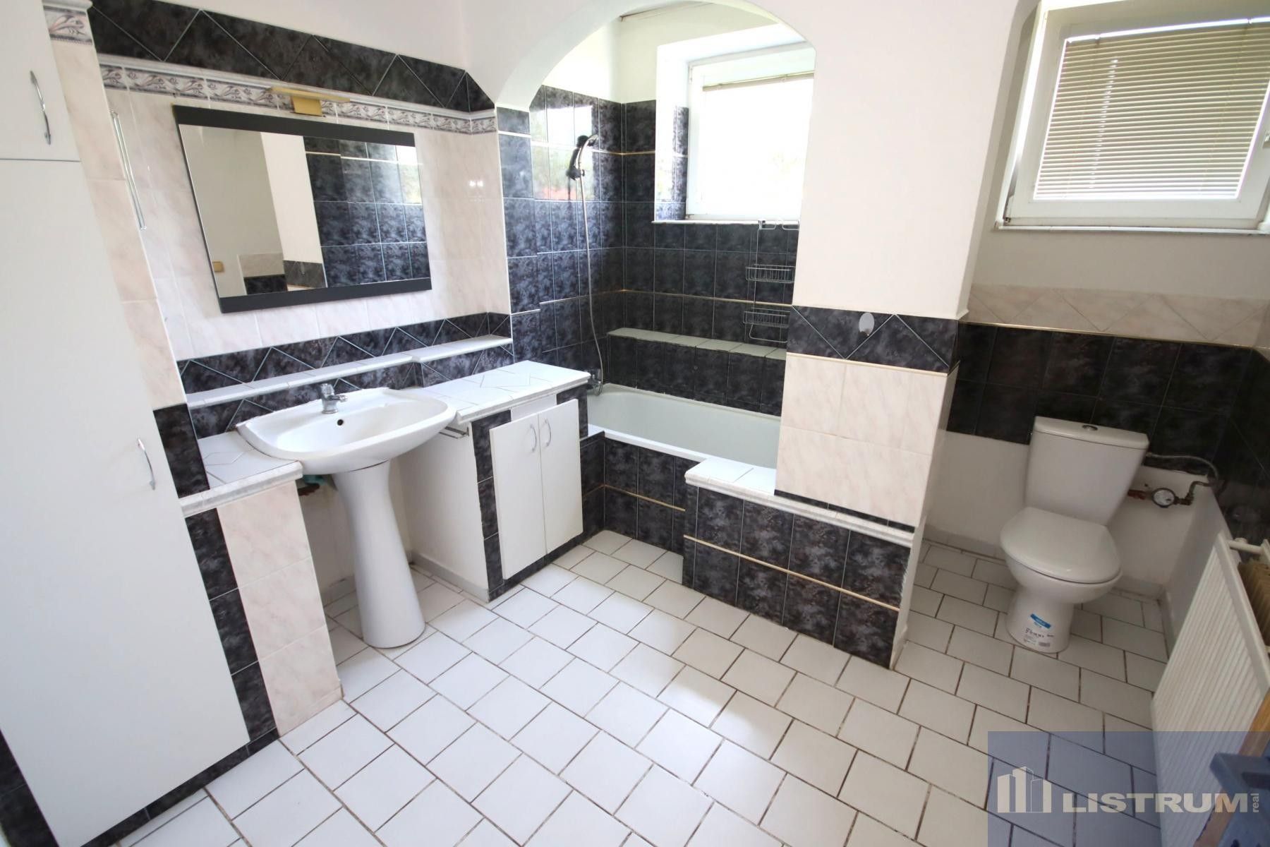 Pronájem bytu 4+1 147 m² - foto 14