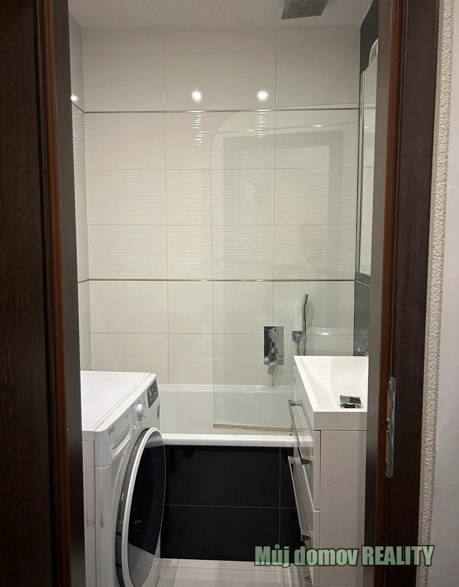 Pronájem bytu 3+1 72 m² - foto 8