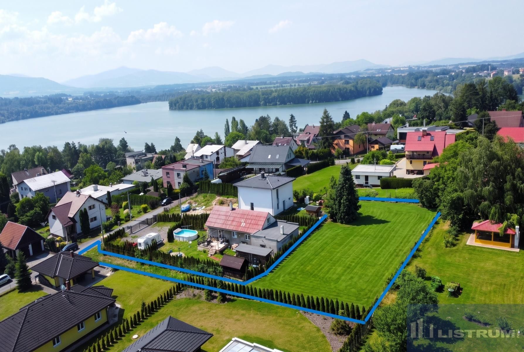 Prodej pozemku 1053 m² - foto 1