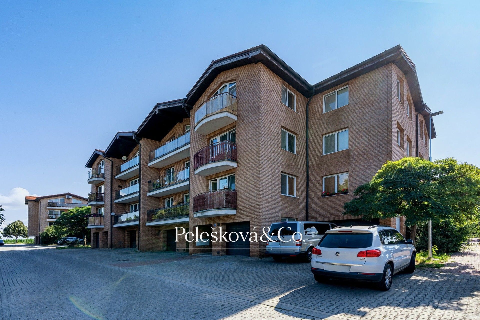 Prodej bytu 2+kk 58 m² - foto 1