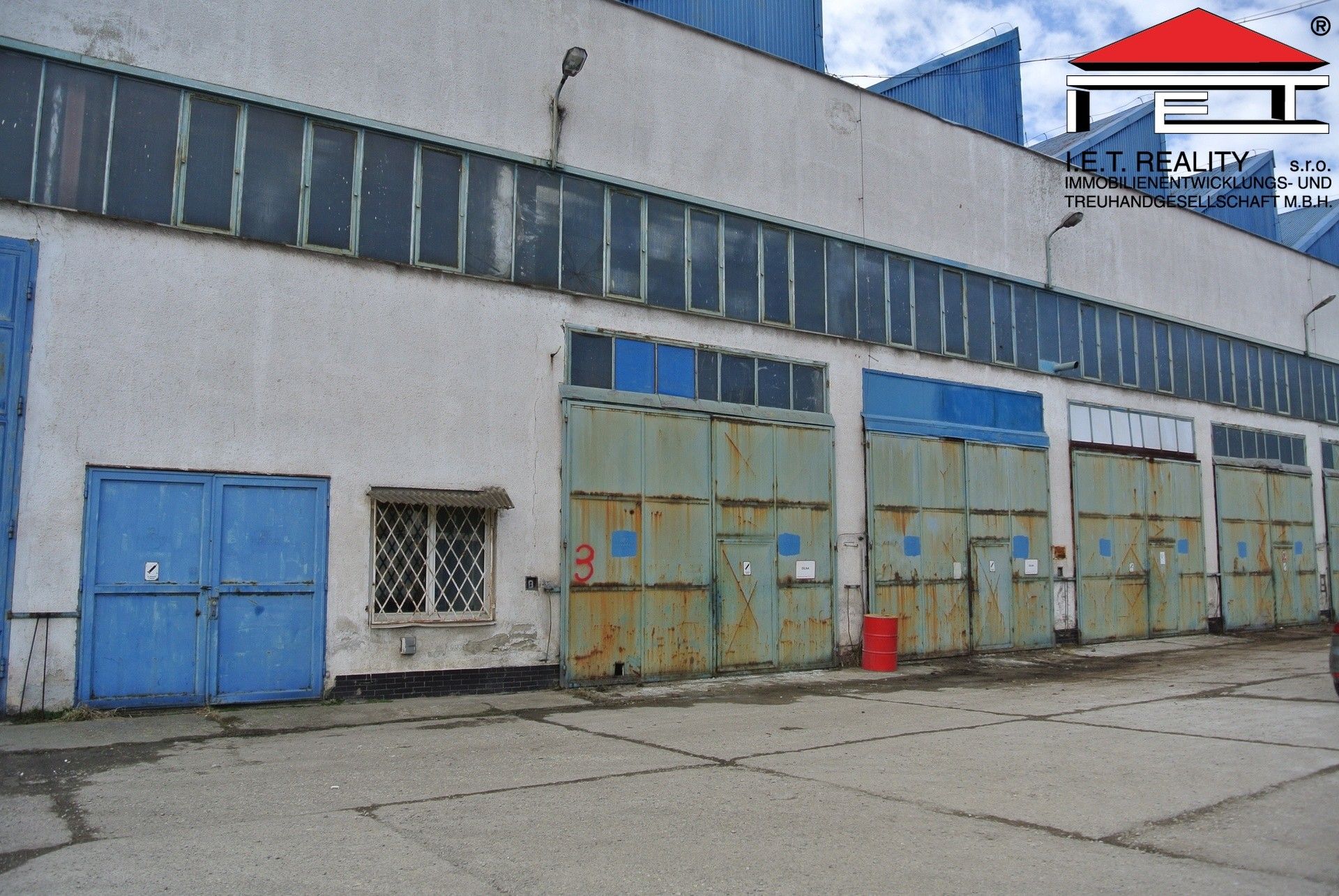 Pronájem komerčního prostoru 880 m² - foto 10