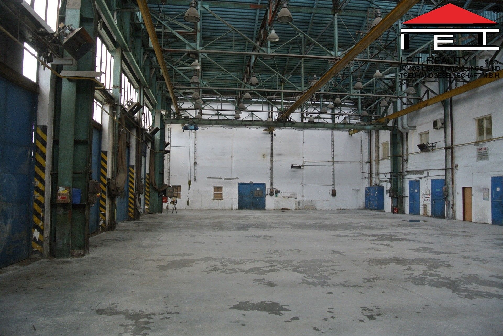 Pronájem komerčního prostoru 880 m² - foto 20