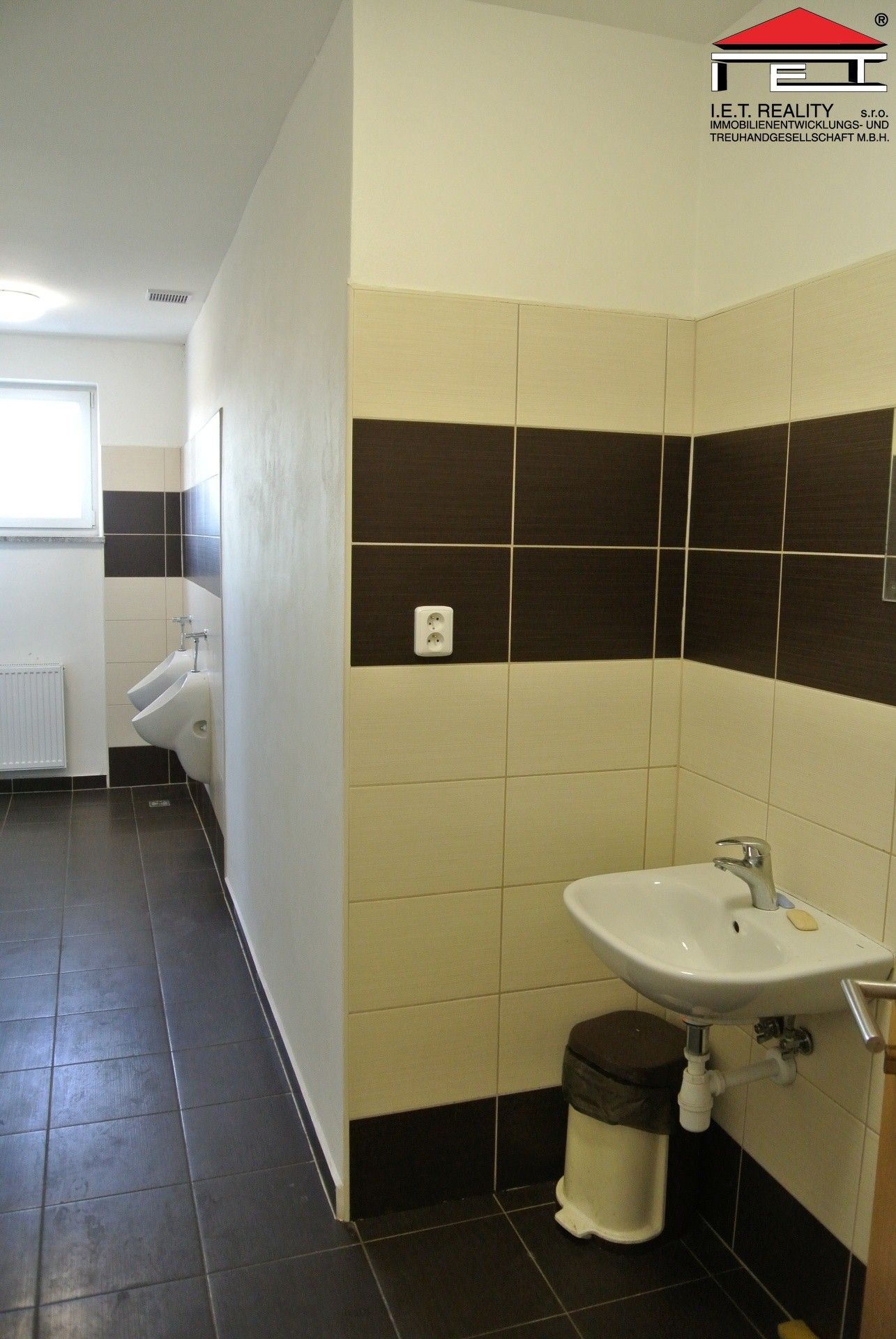 Pronájem komerčního prostoru 880 m² - foto 27