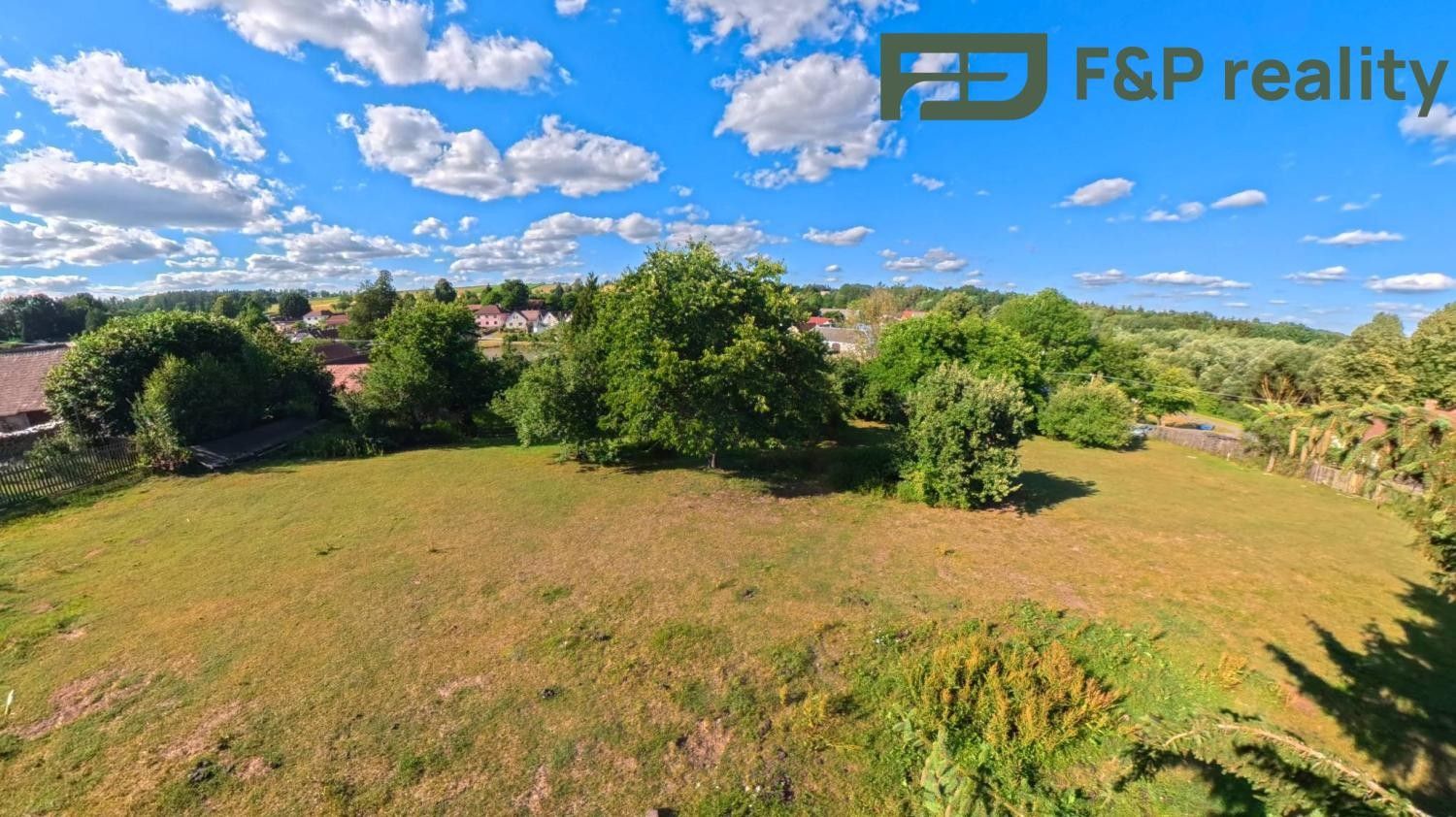 Prodej pozemku 976 m² - foto 2