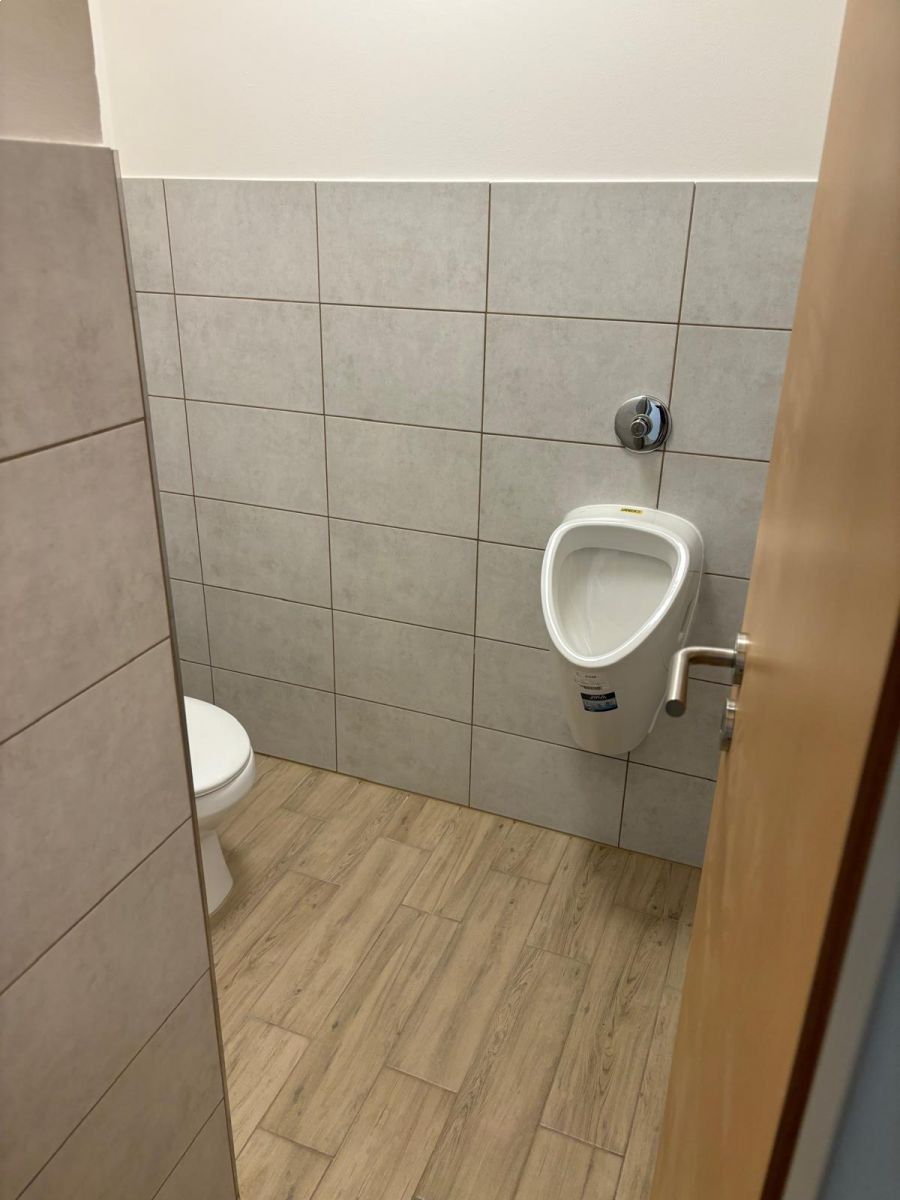 Pronájem komerčního prostoru 562 m² - foto 11