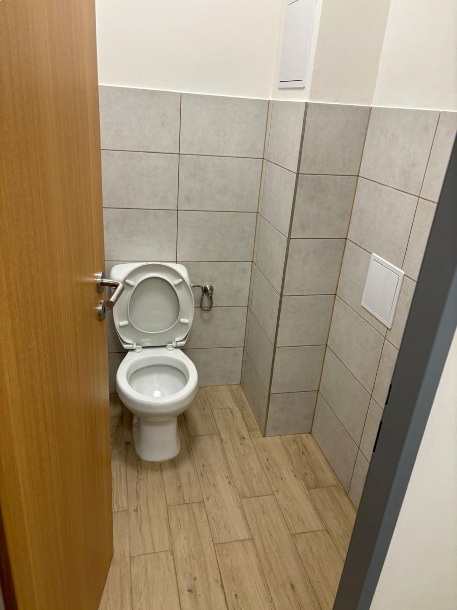 Pronájem komerčního prostoru 562 m² - foto 13