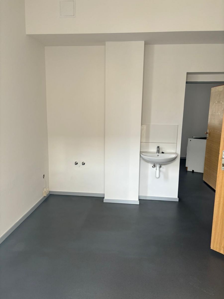Pronájem komerčního prostoru 562 m² - foto 14