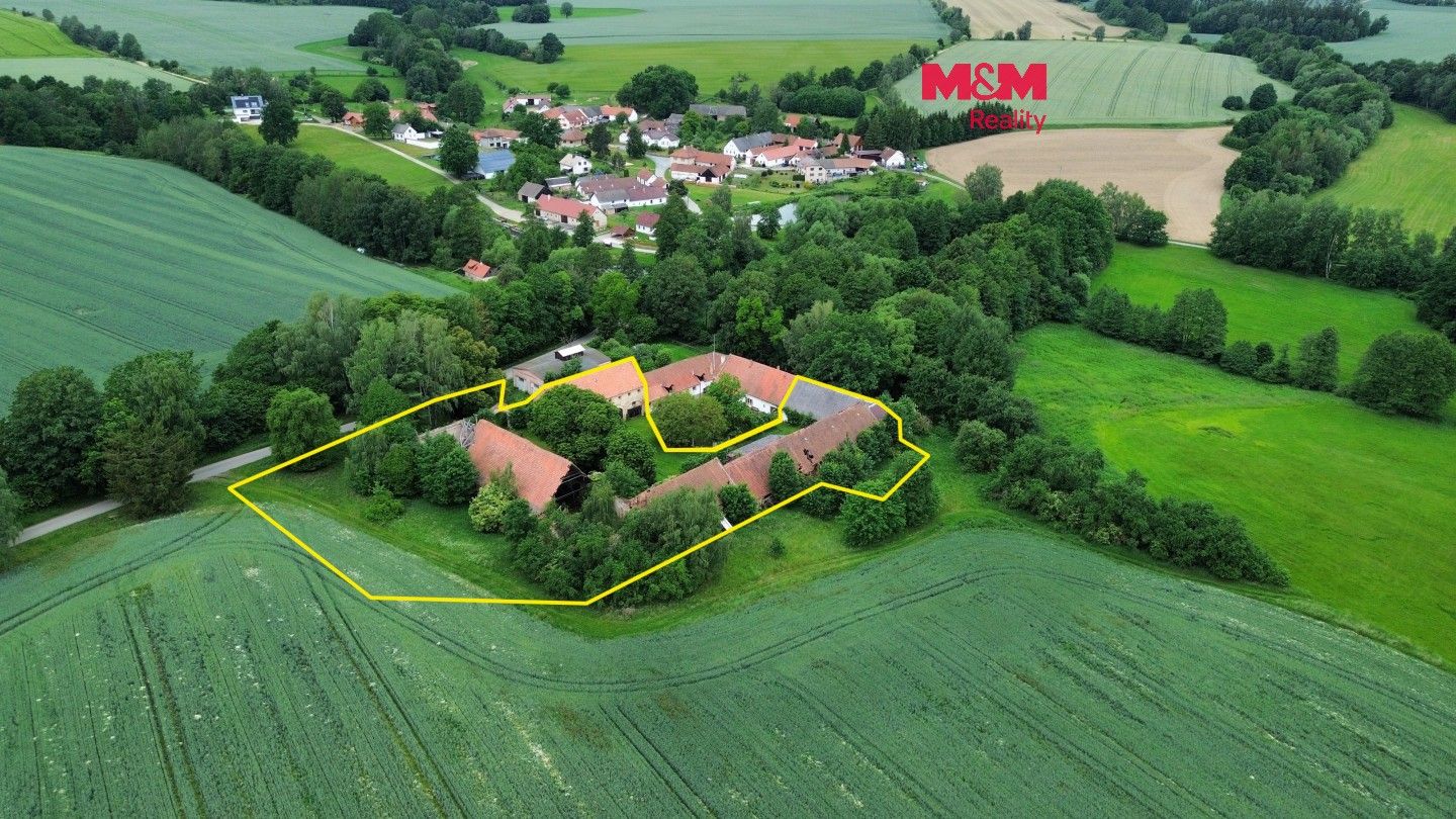 Prodej komerčního prostoru 600 m² - foto 1