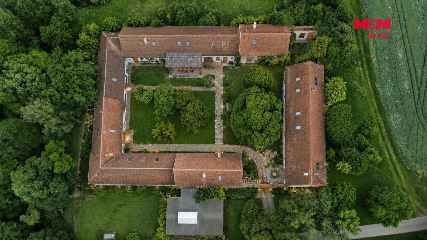 Prodej komerčního prostoru 600 m² - foto 4