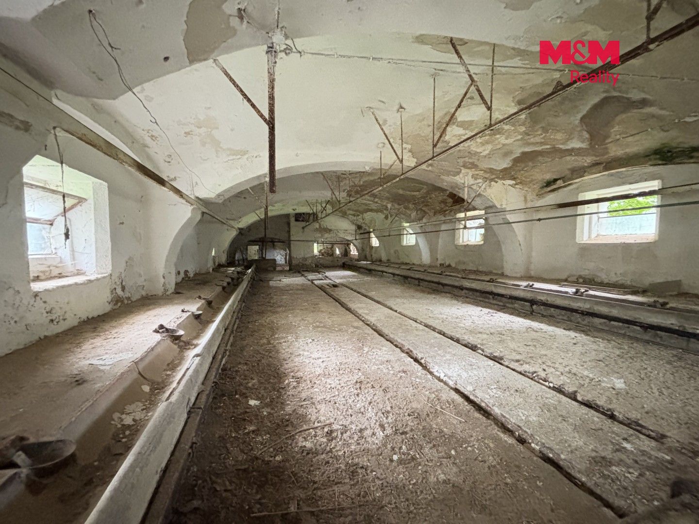 Prodej komerčního prostoru 600 m² - foto 9