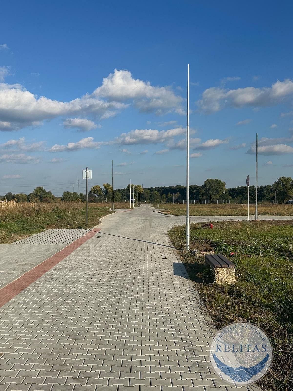 Prodej pozemku 870 m² - foto 1