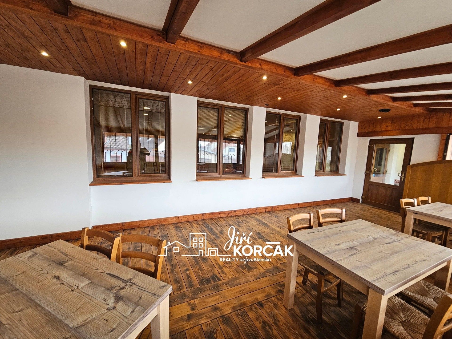 Prodej komerčního prostoru 442 m² - foto 22