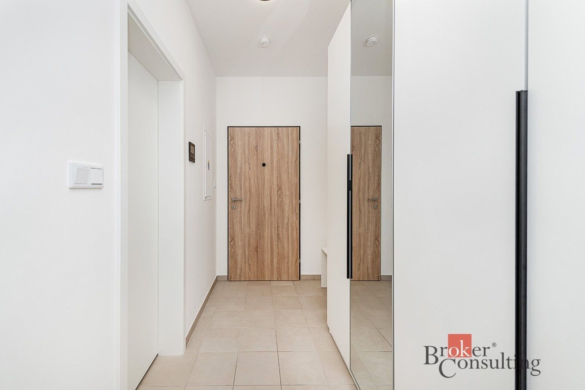 Pronájem bytu 1+kk 38 m² - foto 12