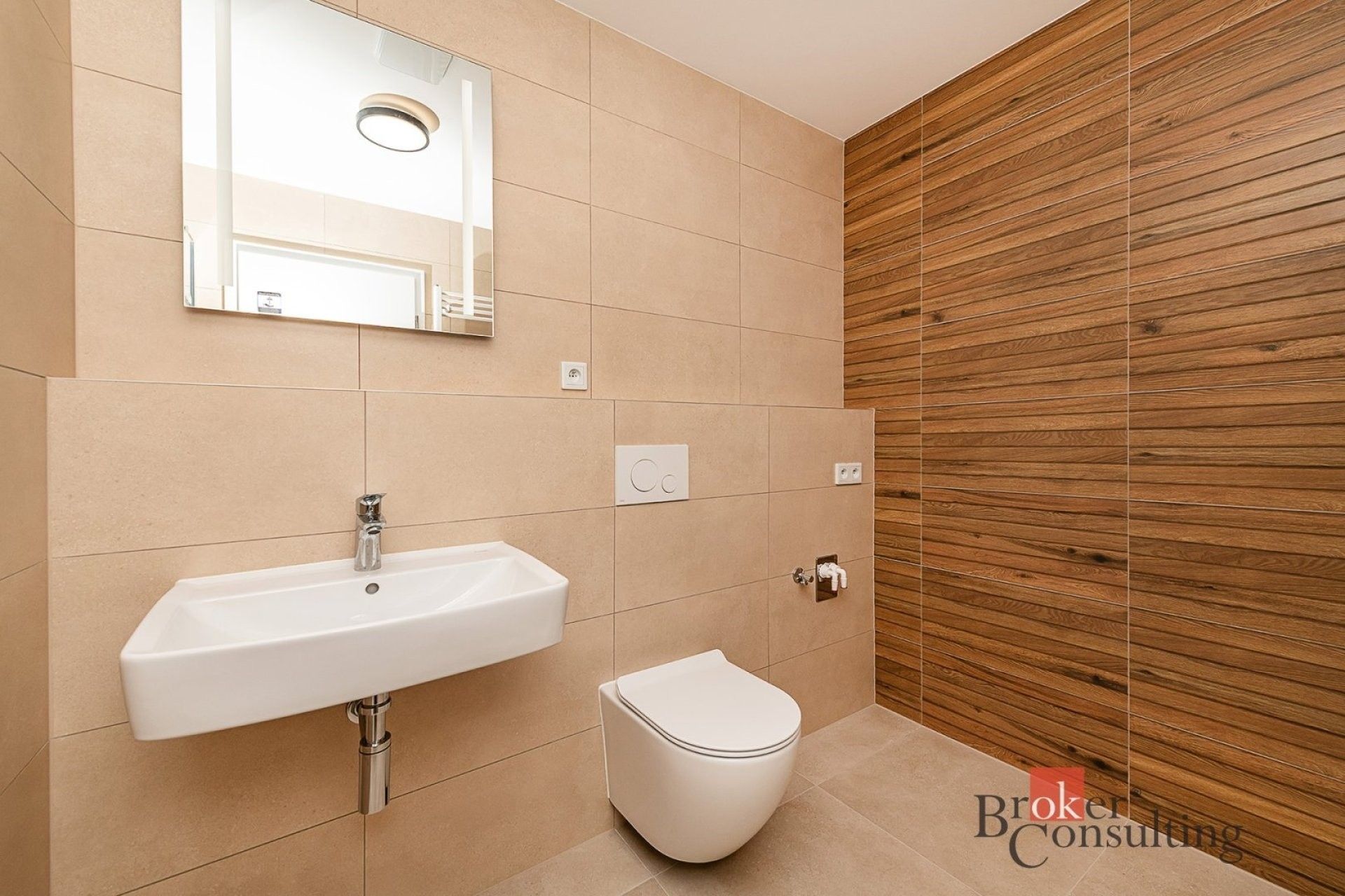 Pronájem bytu 1+kk 38 m² - foto 18