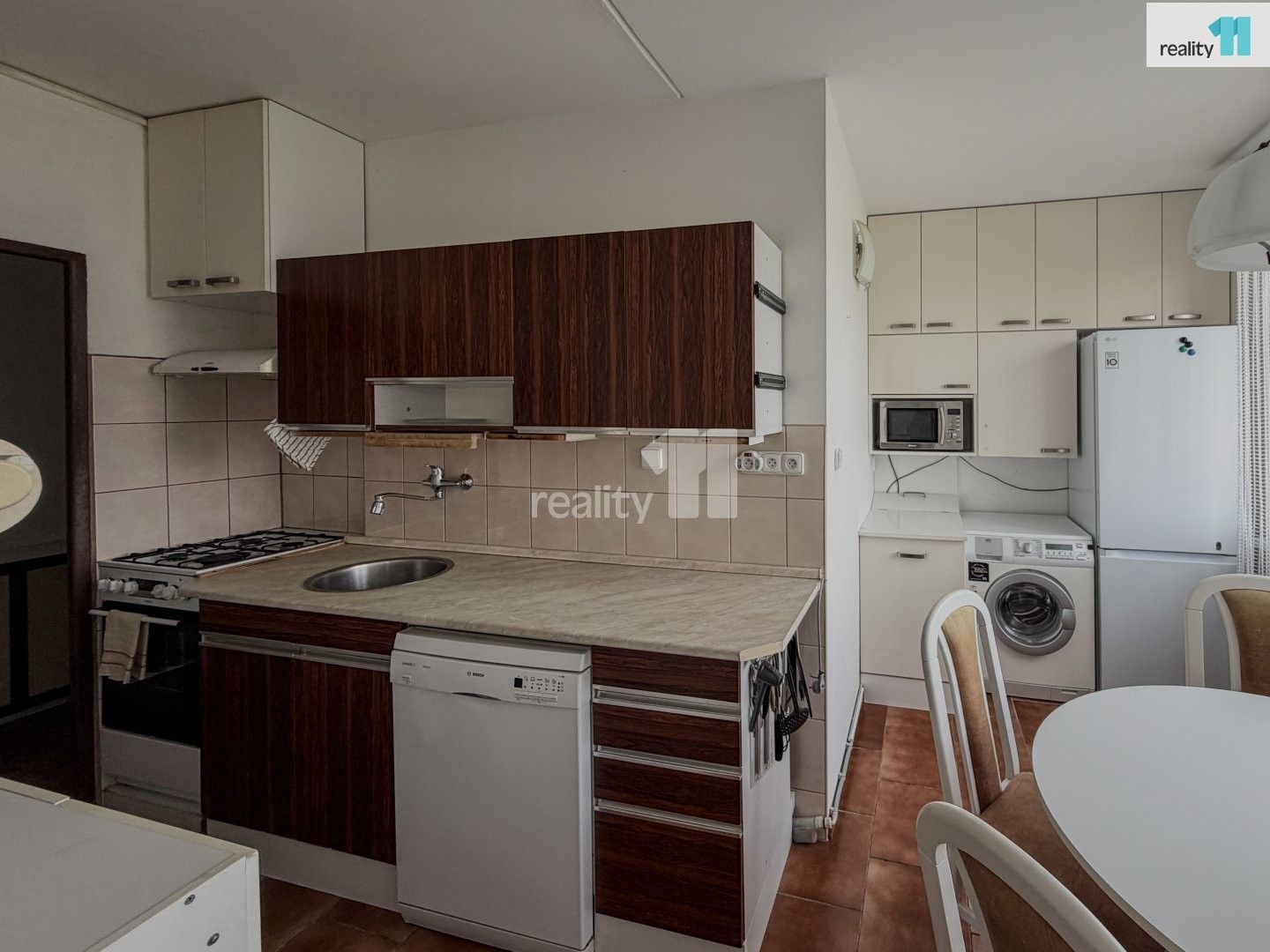 Pronájem bytu 2+1 57 m² - foto 5