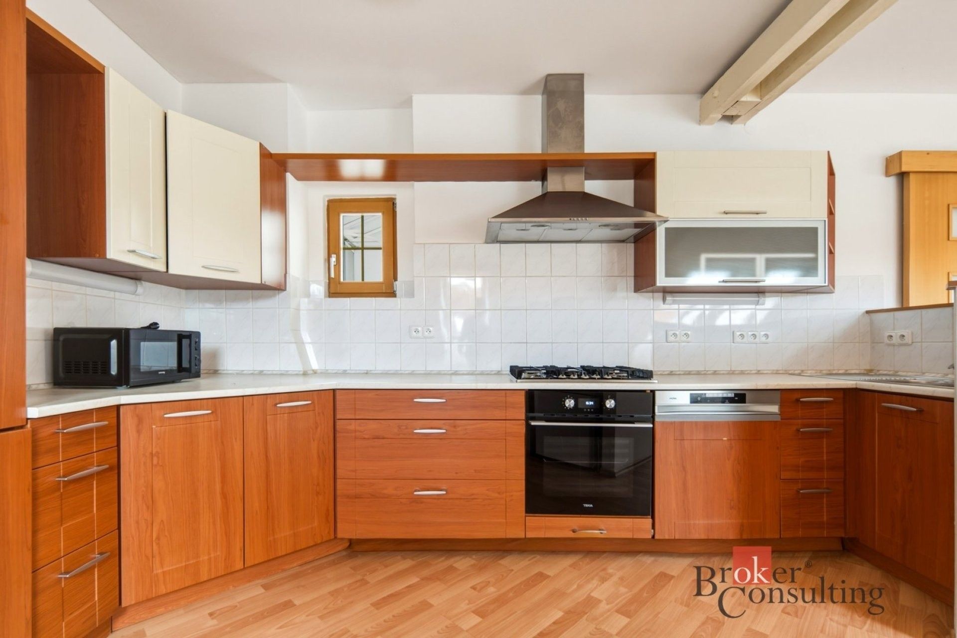 Pronájem bytu 3+kk 101 m² - foto 1