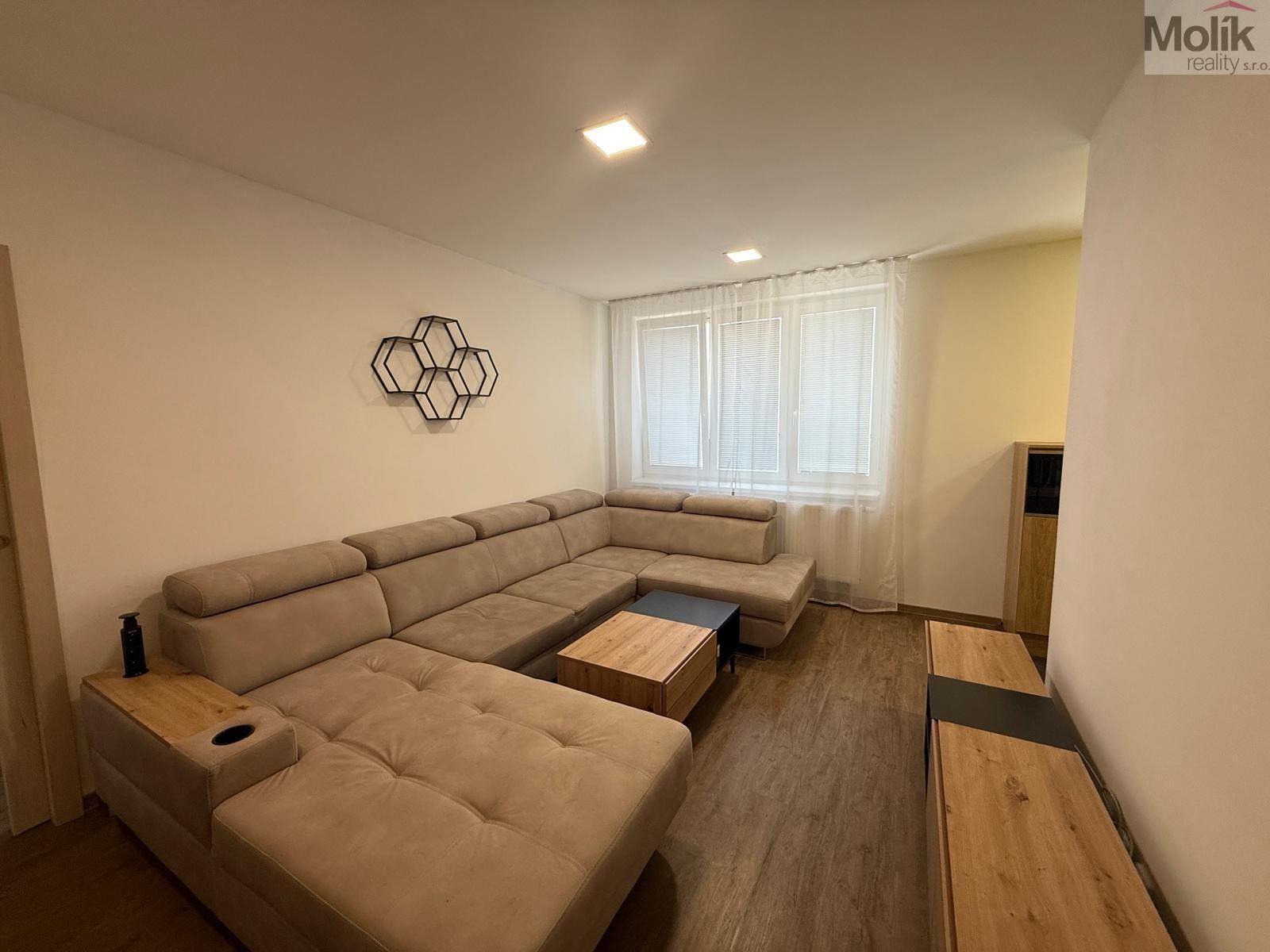 Pronájem bytu 3+1 63 m² - foto 4