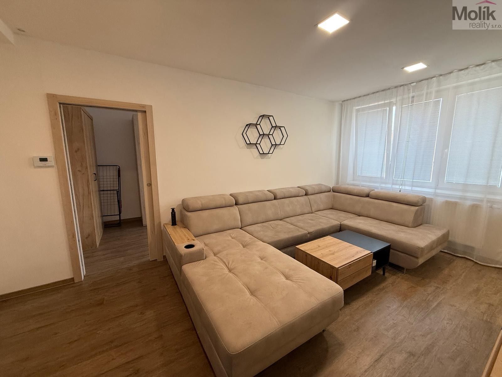 Pronájem bytu 3+1 63 m² - foto 5