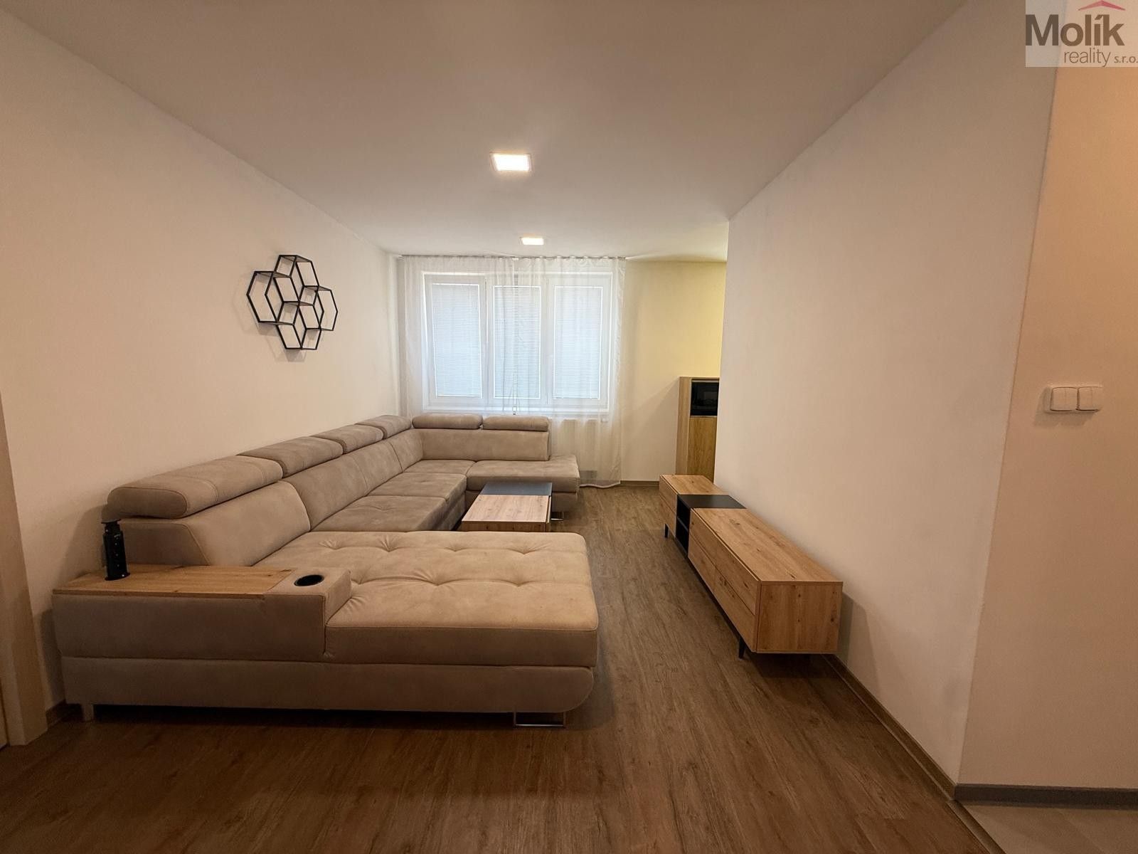 Pronájem bytu 3+1 63 m² - foto 3
