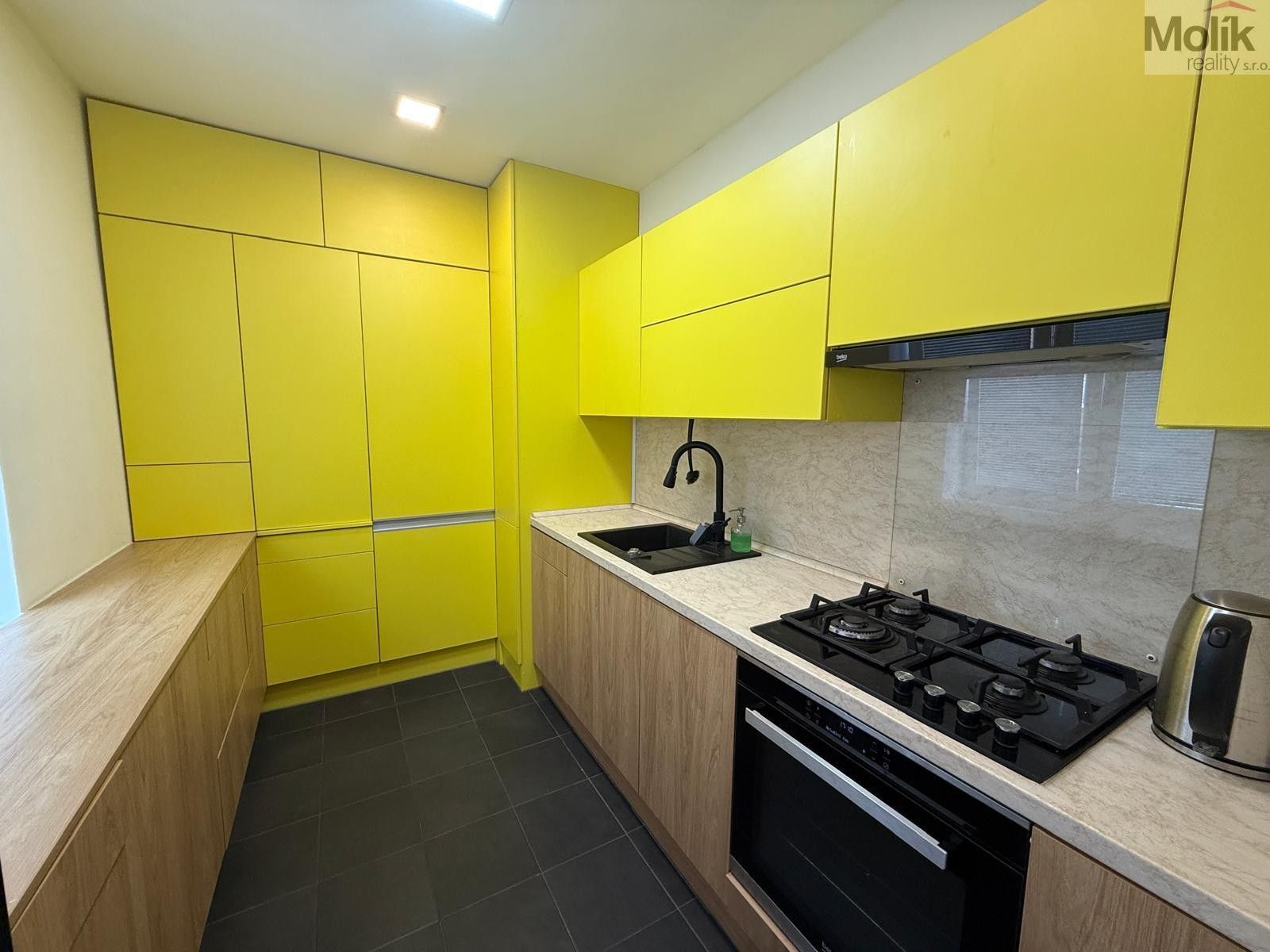 Pronájem bytu 3+1 63 m² - foto 12
