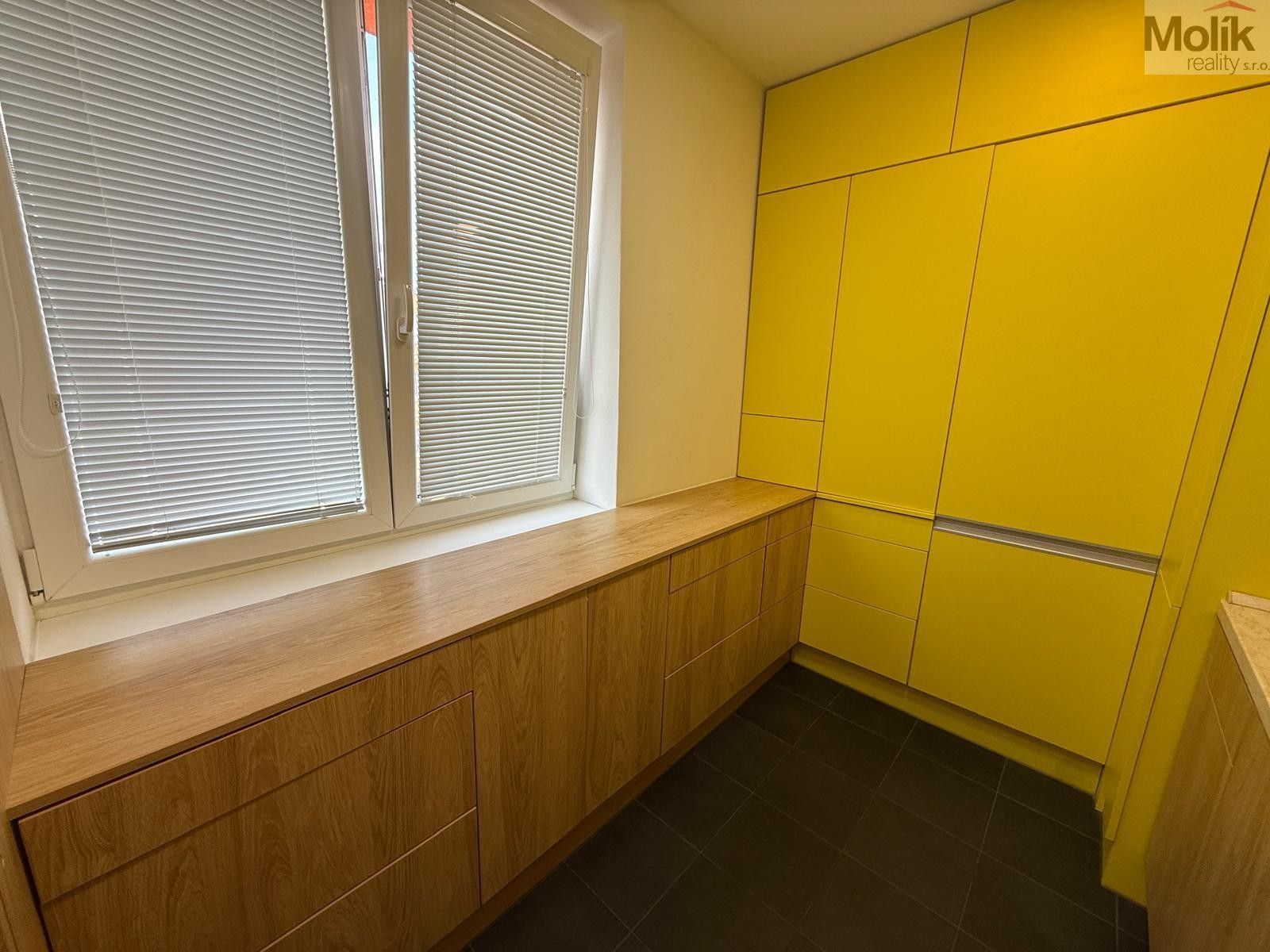Pronájem bytu 3+1 63 m² - foto 16