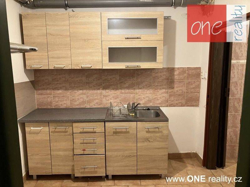 Pronájem bytu 3+1 70 m² - foto 3