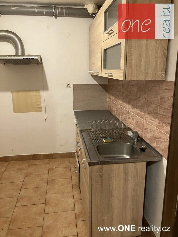 Pronájem bytu 3+1 70 m² - foto 7