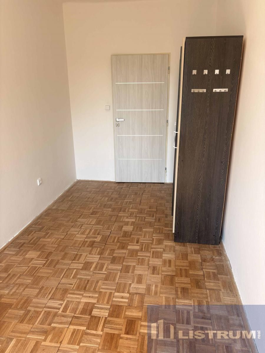 Pronájem bytu 3+1 66 m² - foto 5