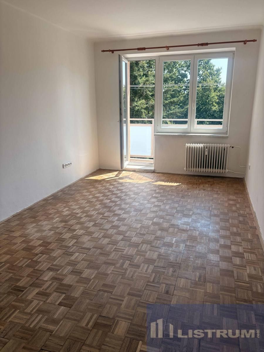 Pronájem bytu 3+1 66 m² - foto 3