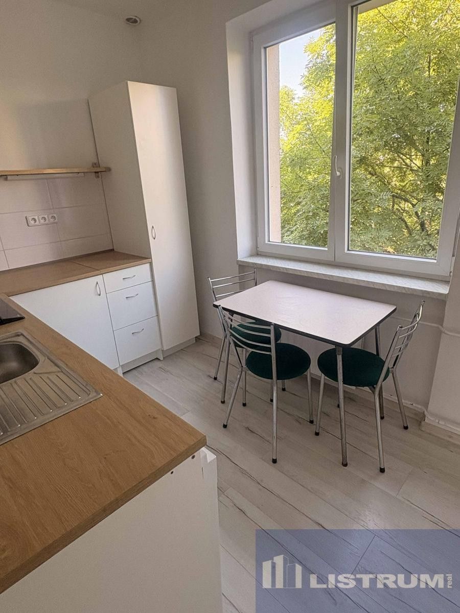 Pronájem bytu 3+1 66 m² - foto 2