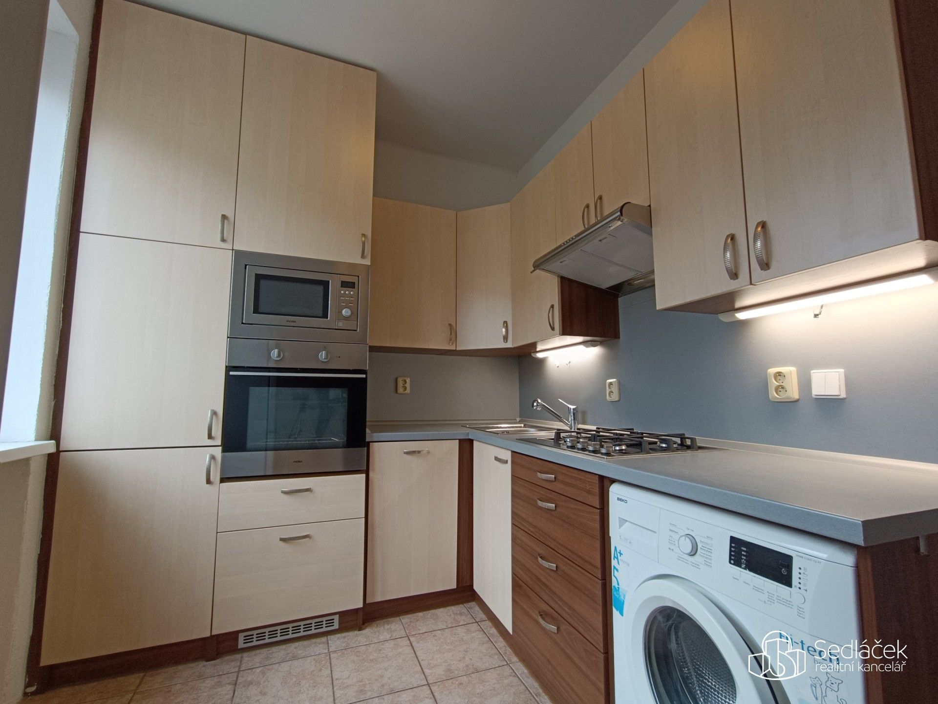 Pronájem bytu 2+1 53 m² - foto 4
