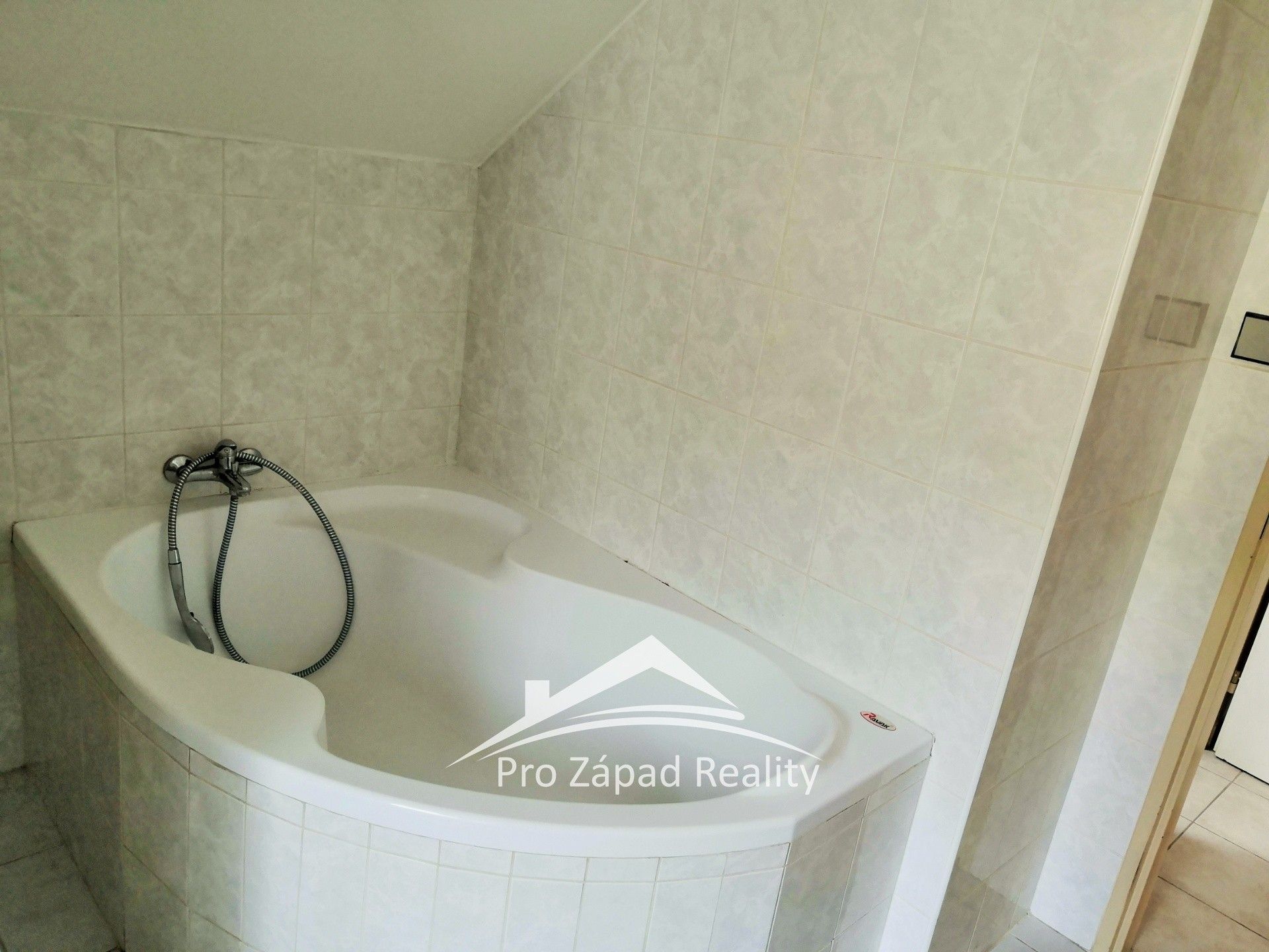 Pronájem bytu 2+1 67 m² - foto 6