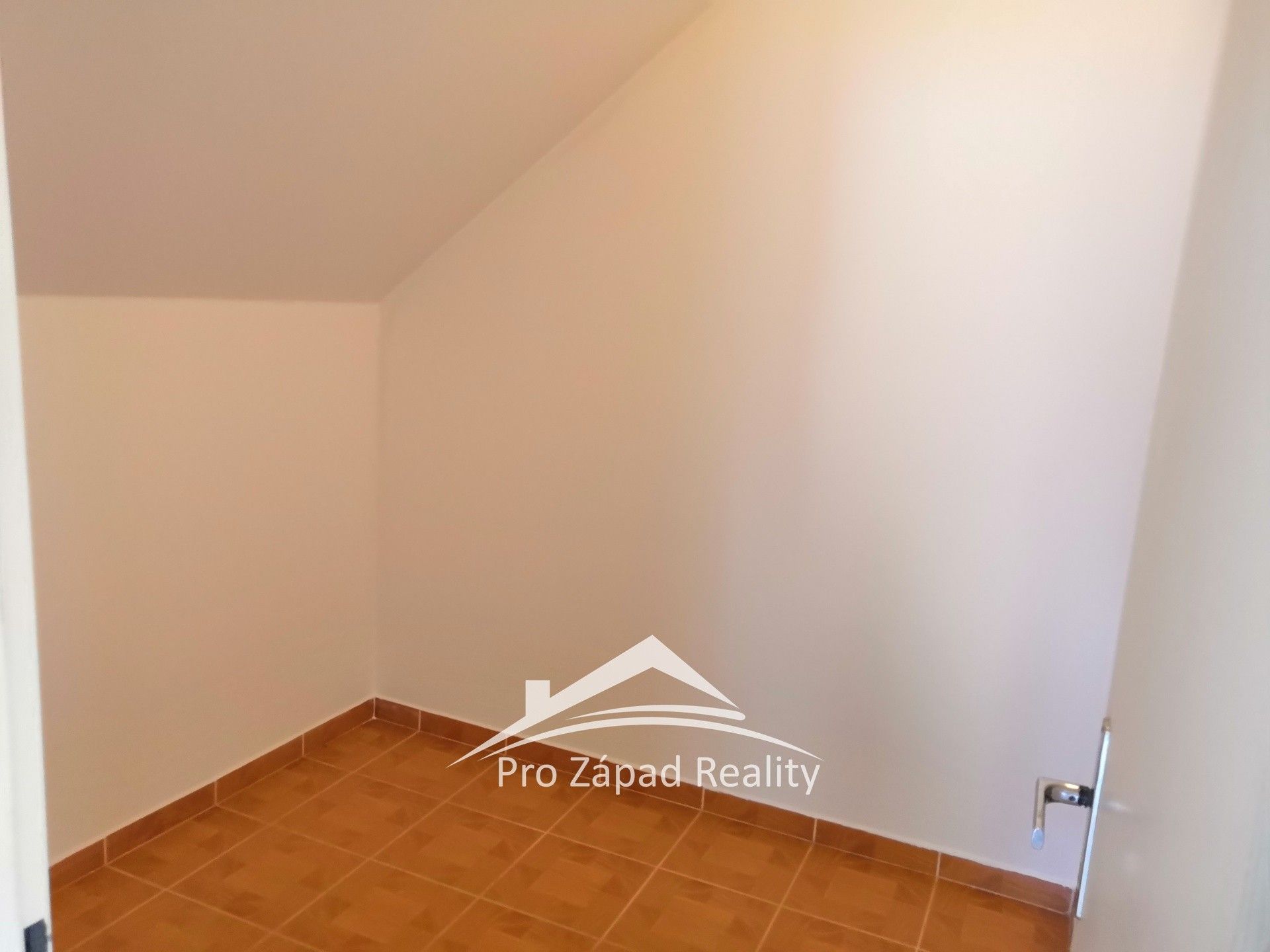 Pronájem bytu 2+1 67 m² - foto 10
