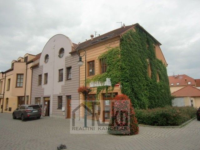 Pronájem bytu 4+1 112 m² - foto 1