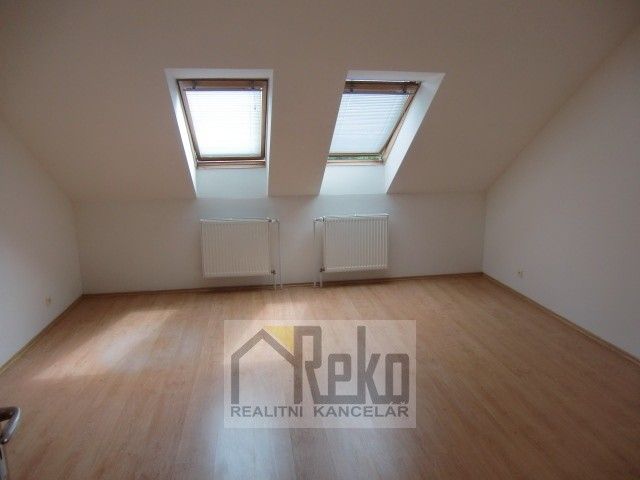 Pronájem bytu 4+1 112 m² - foto 9