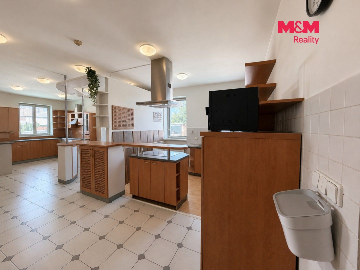 Prodej komerčního prostoru 851 m² - foto 19