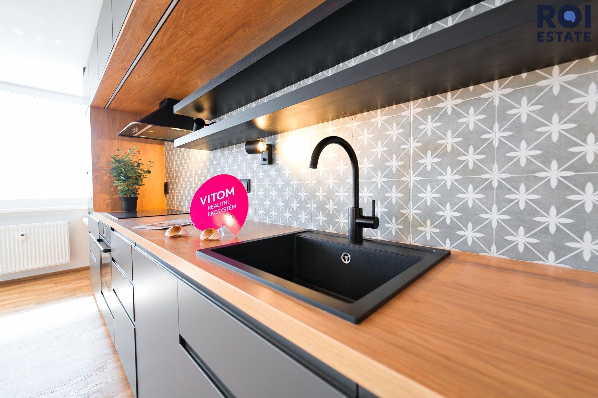 Pronájem bytu 3+kk 76 m² - foto 3