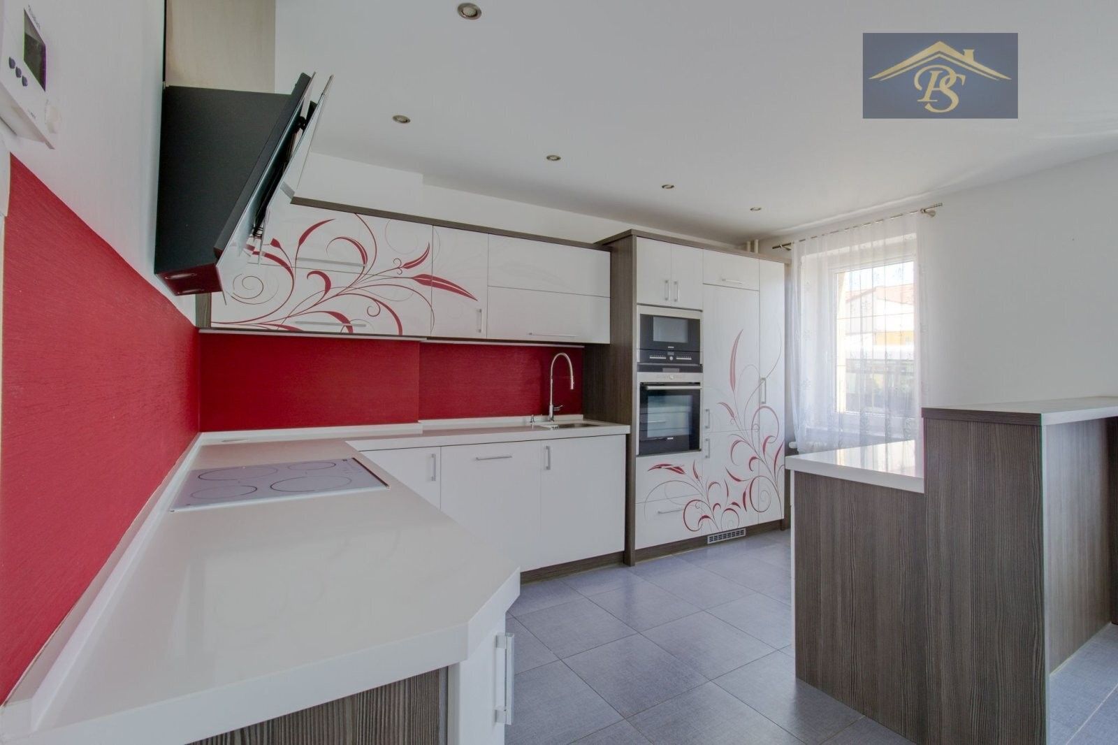 Pronájem bytu 5+kk 122 m² - foto 3
