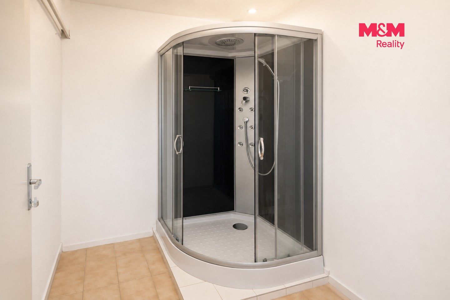 Pronájem komerčního prostoru 145 m² - foto 8