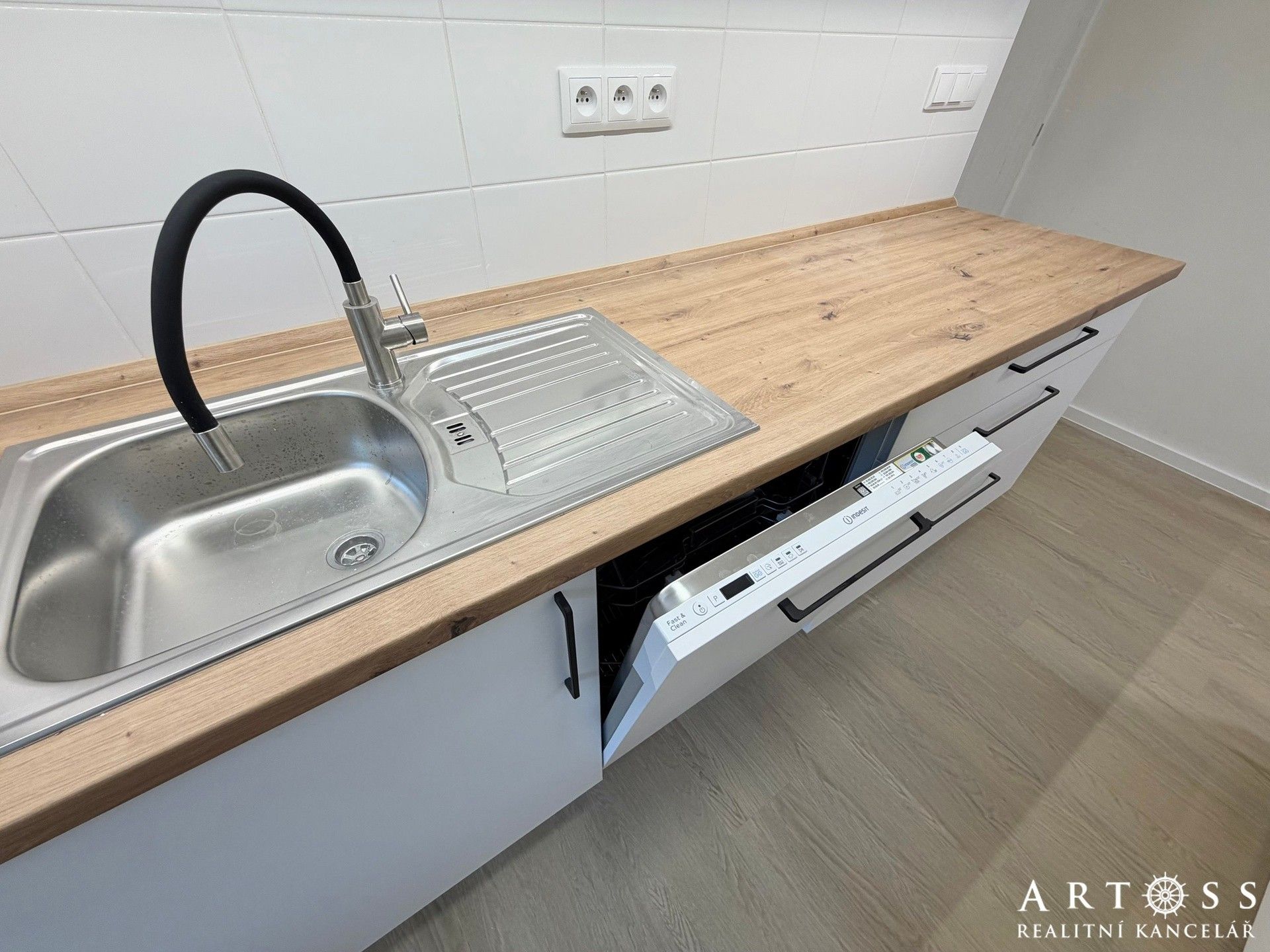 Prodej bytu 3+kk 57 m² - foto 6