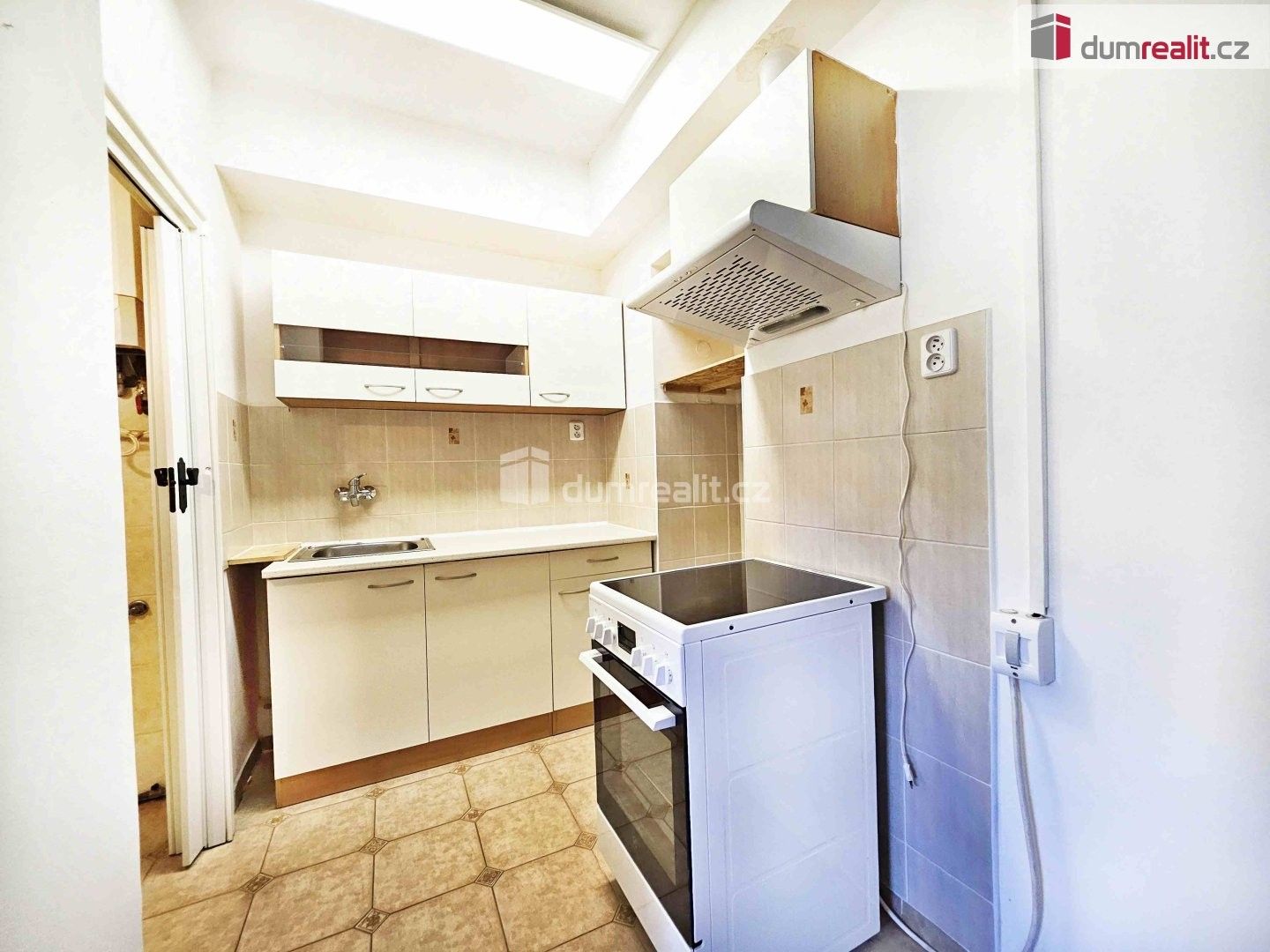 Pronájem bytu 3+kk 73 m² - foto 1