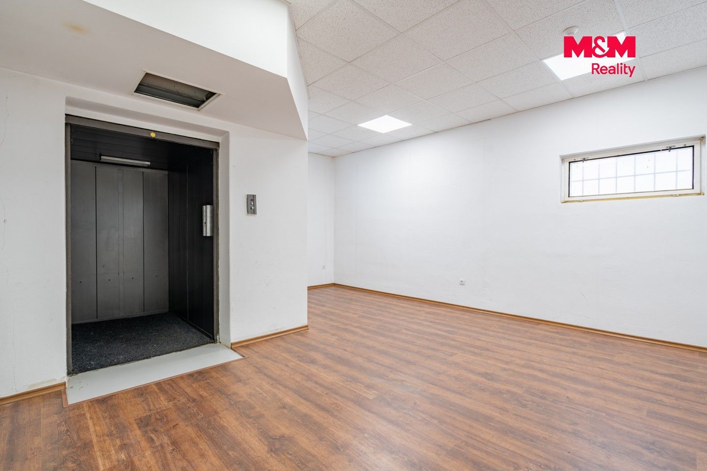 Pronájem komerčního prostoru 500 m² - foto 9