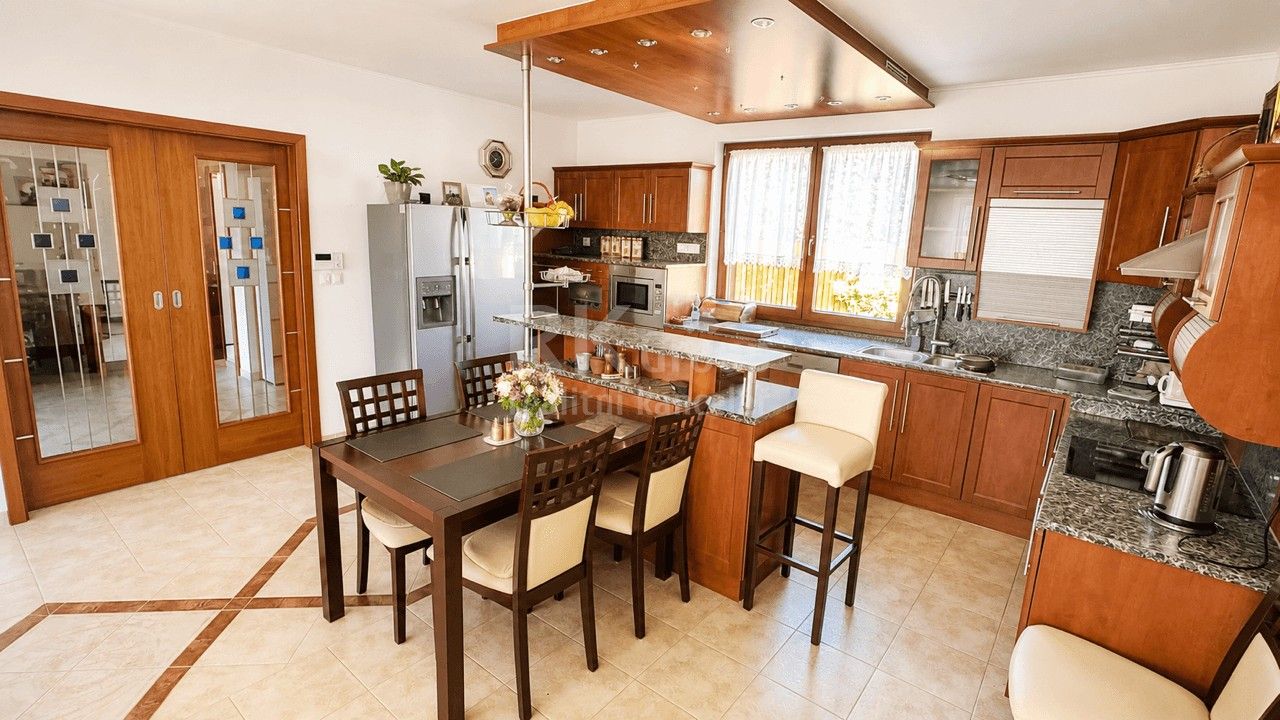 Prodej domu 213 m² - foto 5