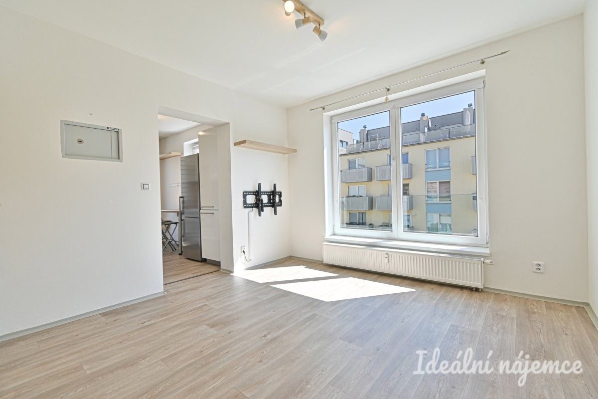Pronájem bytu 2+kk 47 m² - foto 5