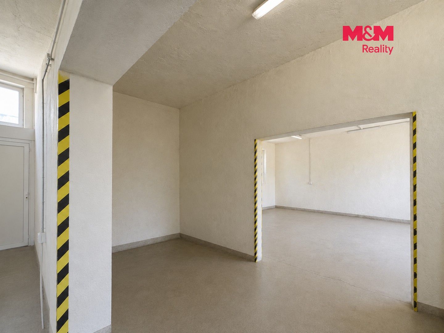 Pronájem komerčního prostoru 596 m² - foto 3