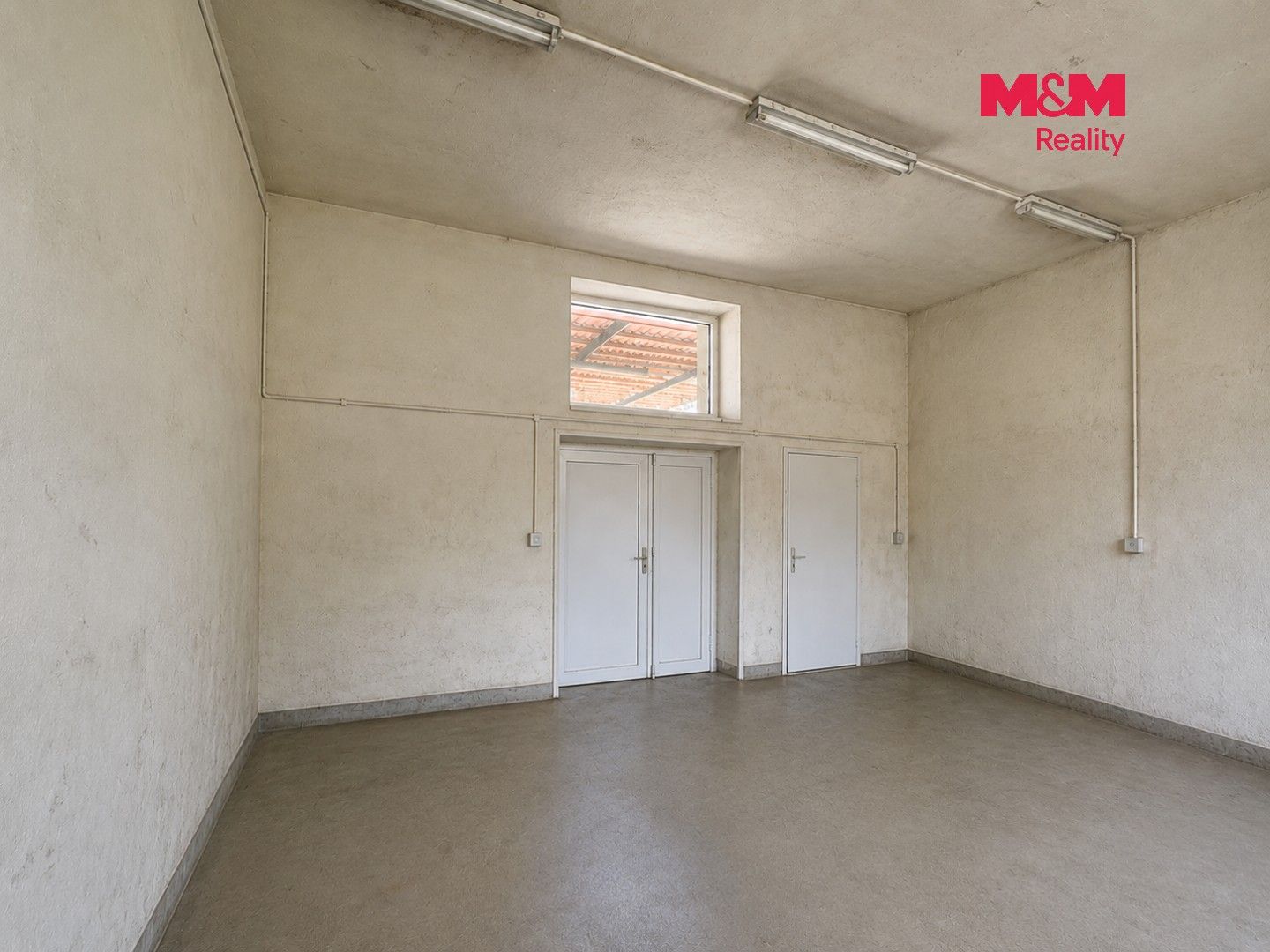 Pronájem komerčního prostoru 596 m² - foto 4