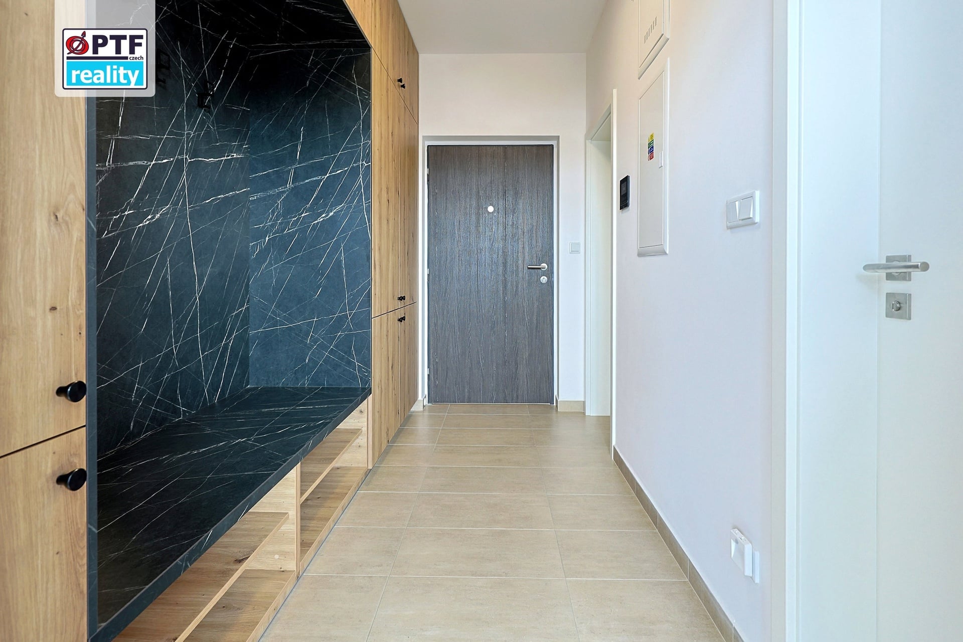 Penthouse s terasou, výhledem do parku a inteligentním ovládáním | Plzeň - foto 9